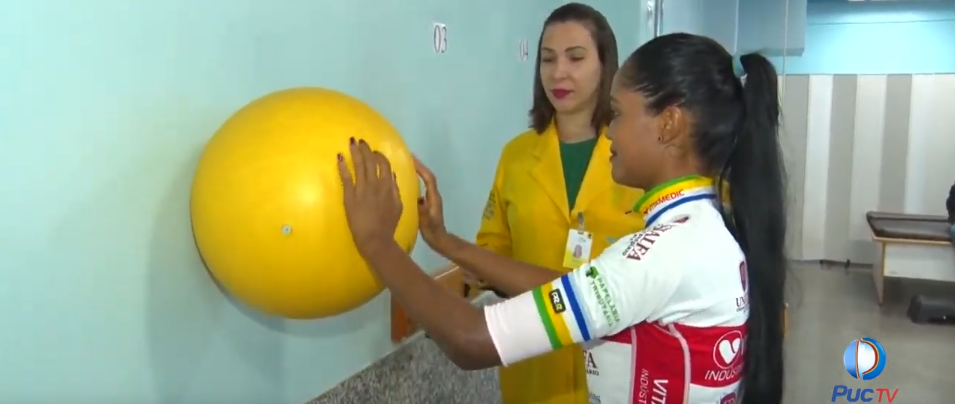 Ciclista conquista medalha no campeonato brasileiro após reabilitação no CRER