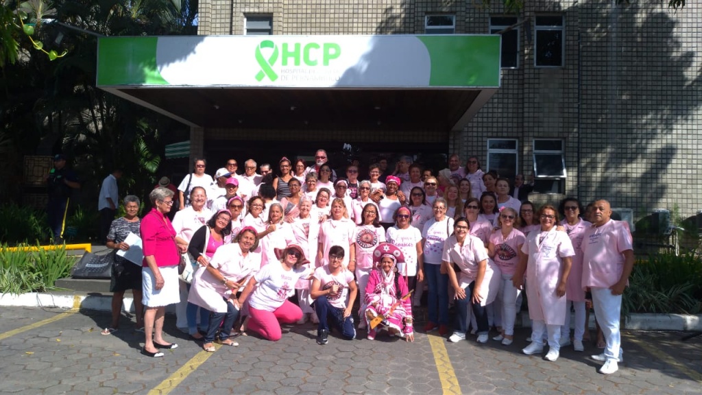 Outubro Rosa: Hospital de Câncer de Pernambuco faz ação de conscientização